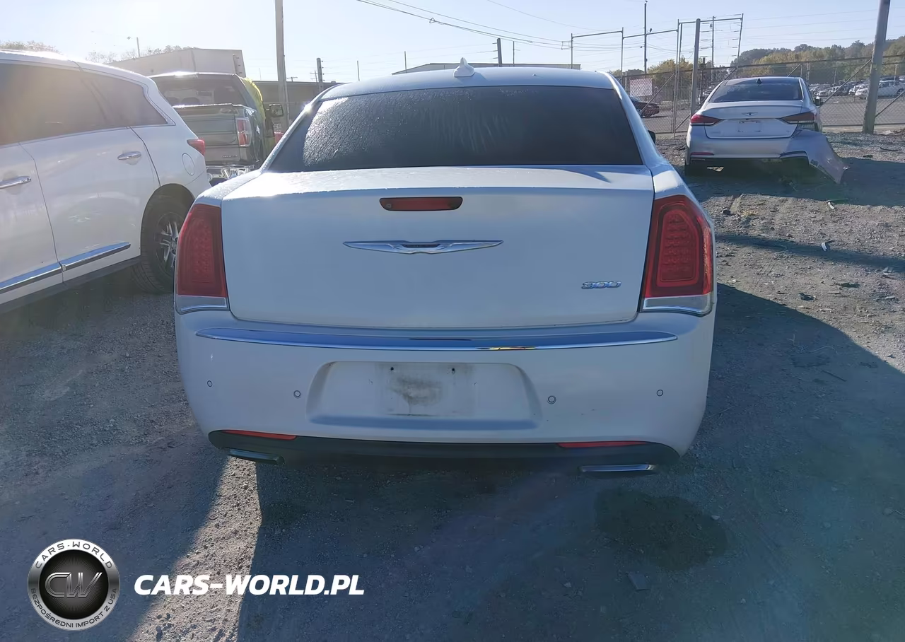 2015 Chrysler 300 Limited VIN:2C3CCAAG7FH743673 - 17