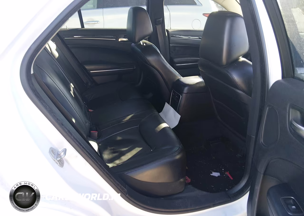 2015 Chrysler 300 Limited VIN:2C3CCAAG7FH743673 - 8