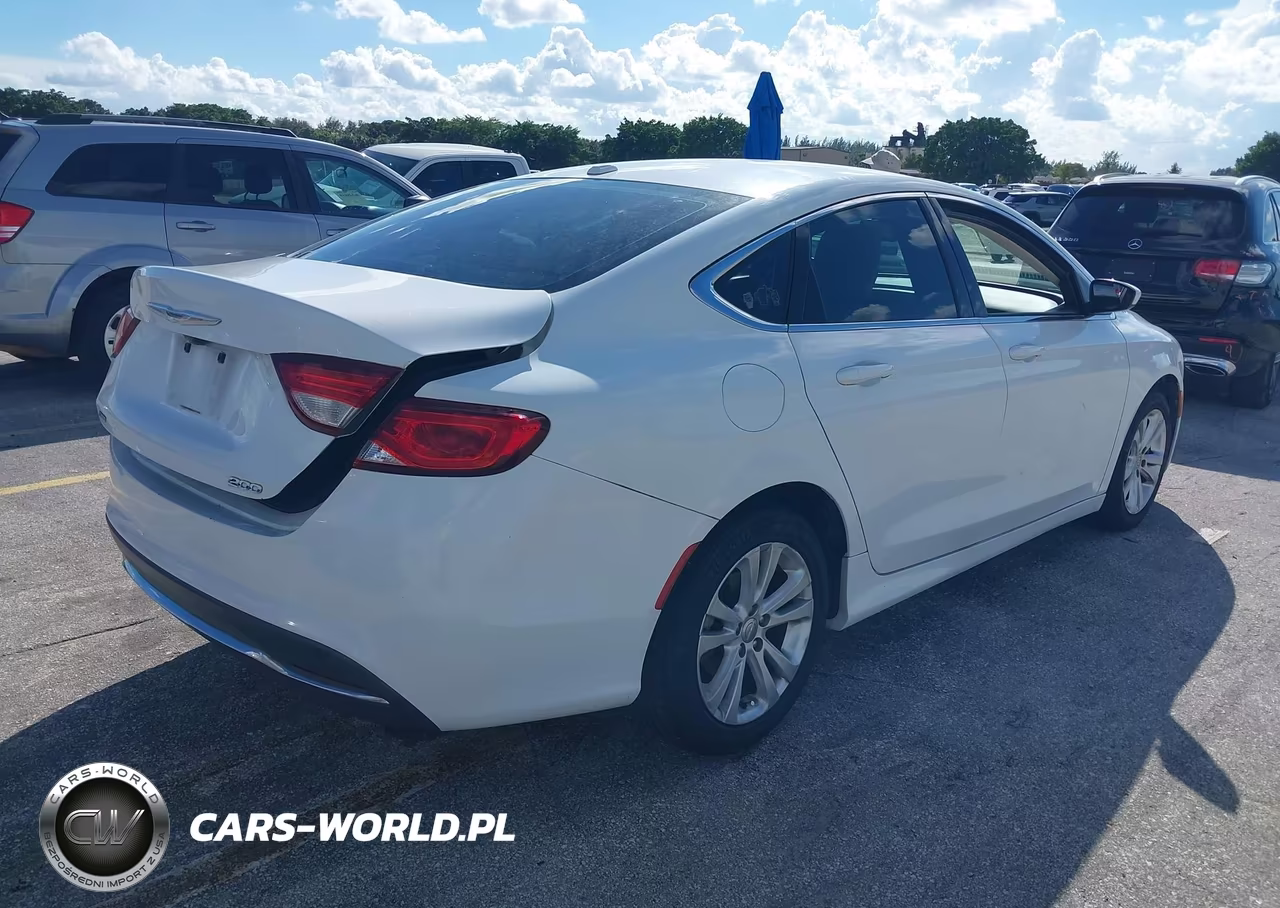 2015 Chrysler 200 Limited VIN:1C3CCCAB2FN695426 - 4