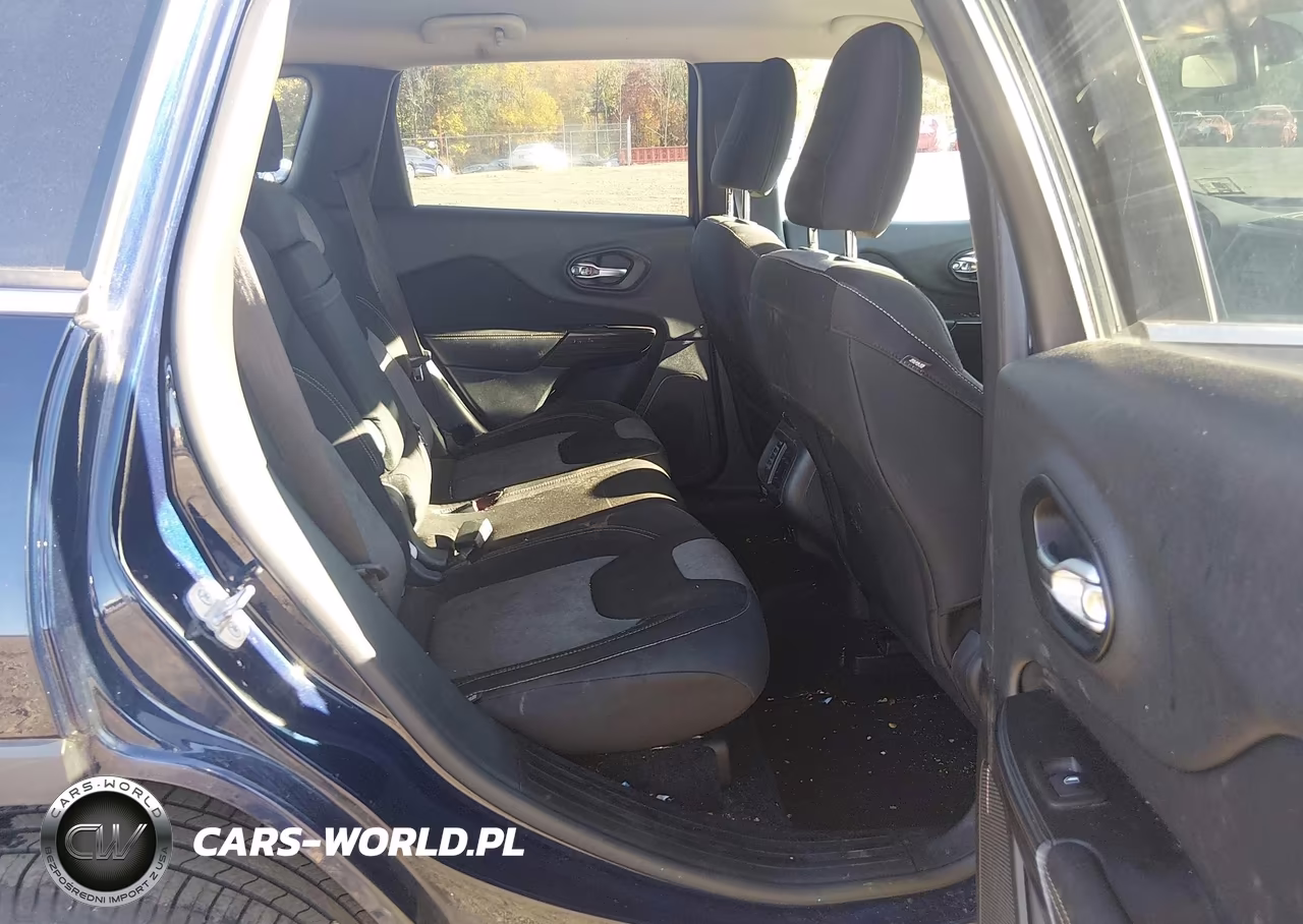 2014 Jeep Cherokee Latitude VIN:1C4PJMCB2EW164211 - 8