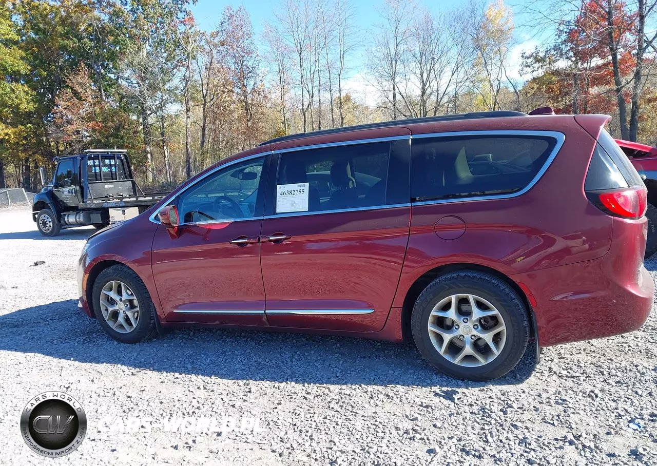 2017 Chrysler Pacifica Touring-L VIN:2C4RC1BG6HR510109 - 14