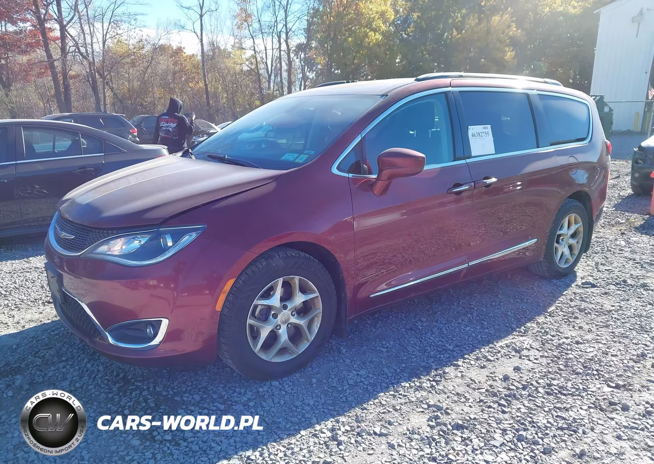2017 Chrysler Pacifica Touring-L VIN:2C4RC1BG6HR510109 - 2