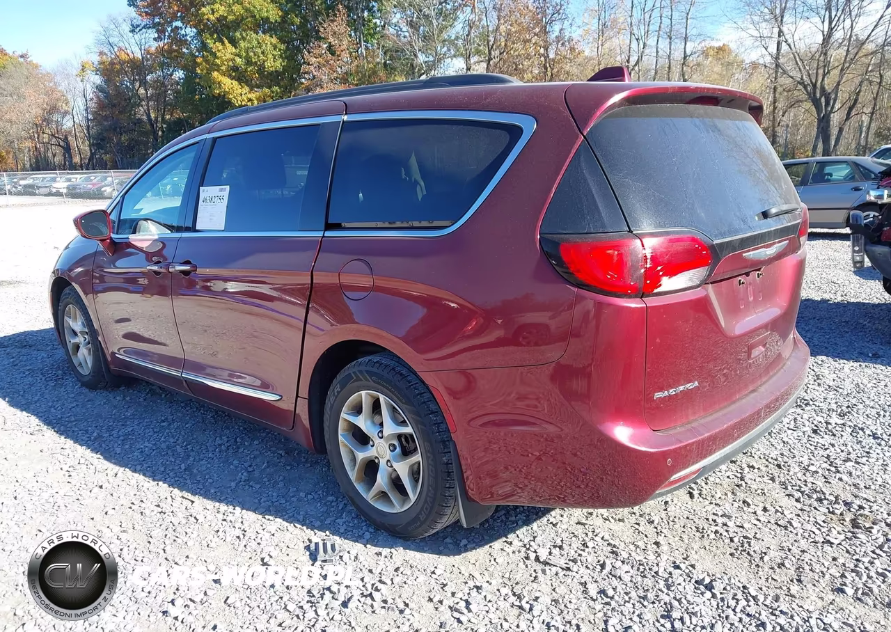 2017 Chrysler Pacifica Touring-L VIN:2C4RC1BG6HR510109 - 3