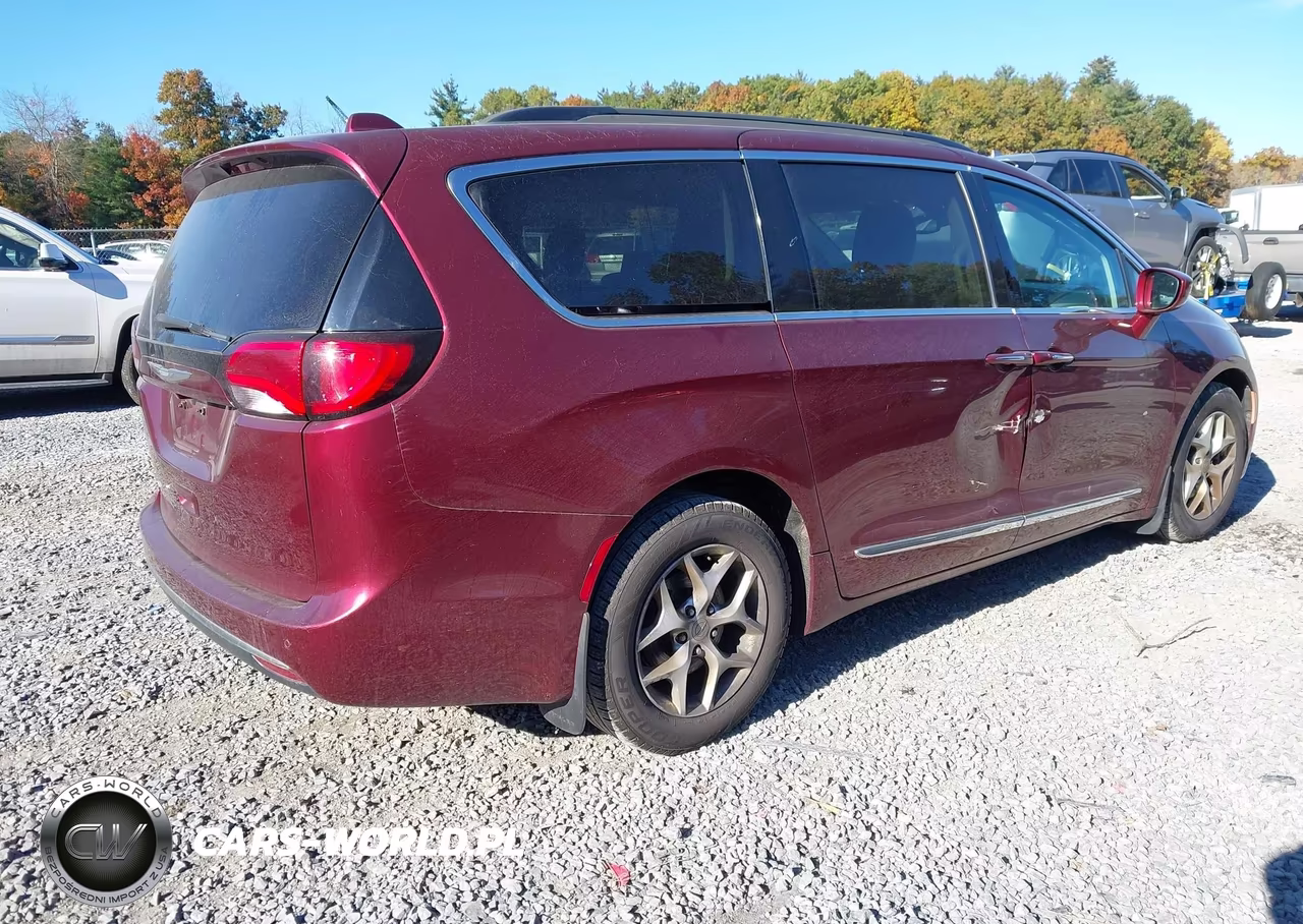 2017 Chrysler Pacifica Touring-L VIN:2C4RC1BG6HR510109 - 4