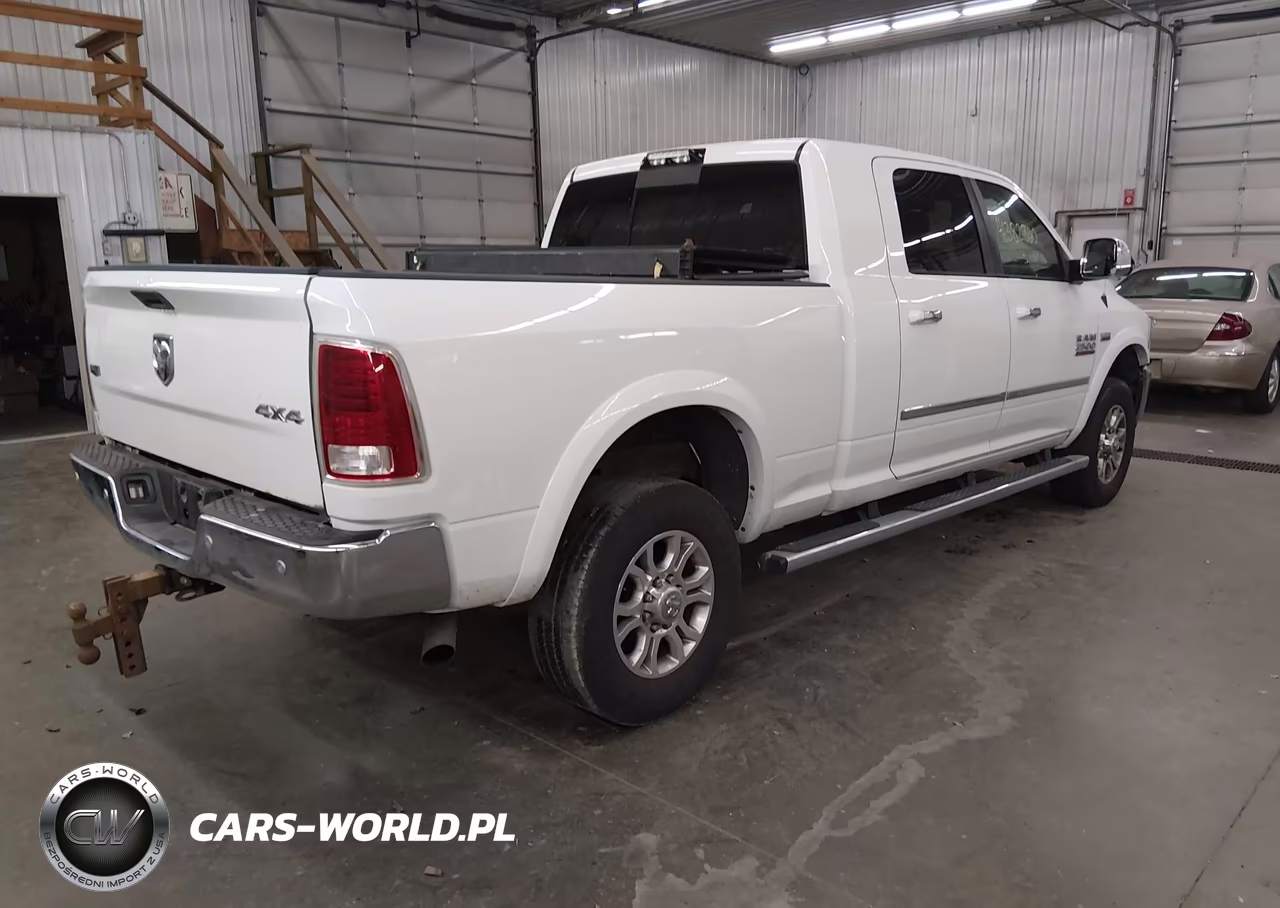 2016 Ram 2500 Laramie VIN:3C6UR5NJ7GG286657 - 4