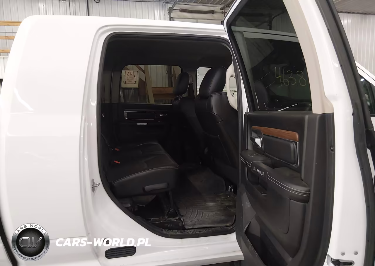2016 Ram 2500 Laramie VIN:3C6UR5NJ7GG286657 - 8