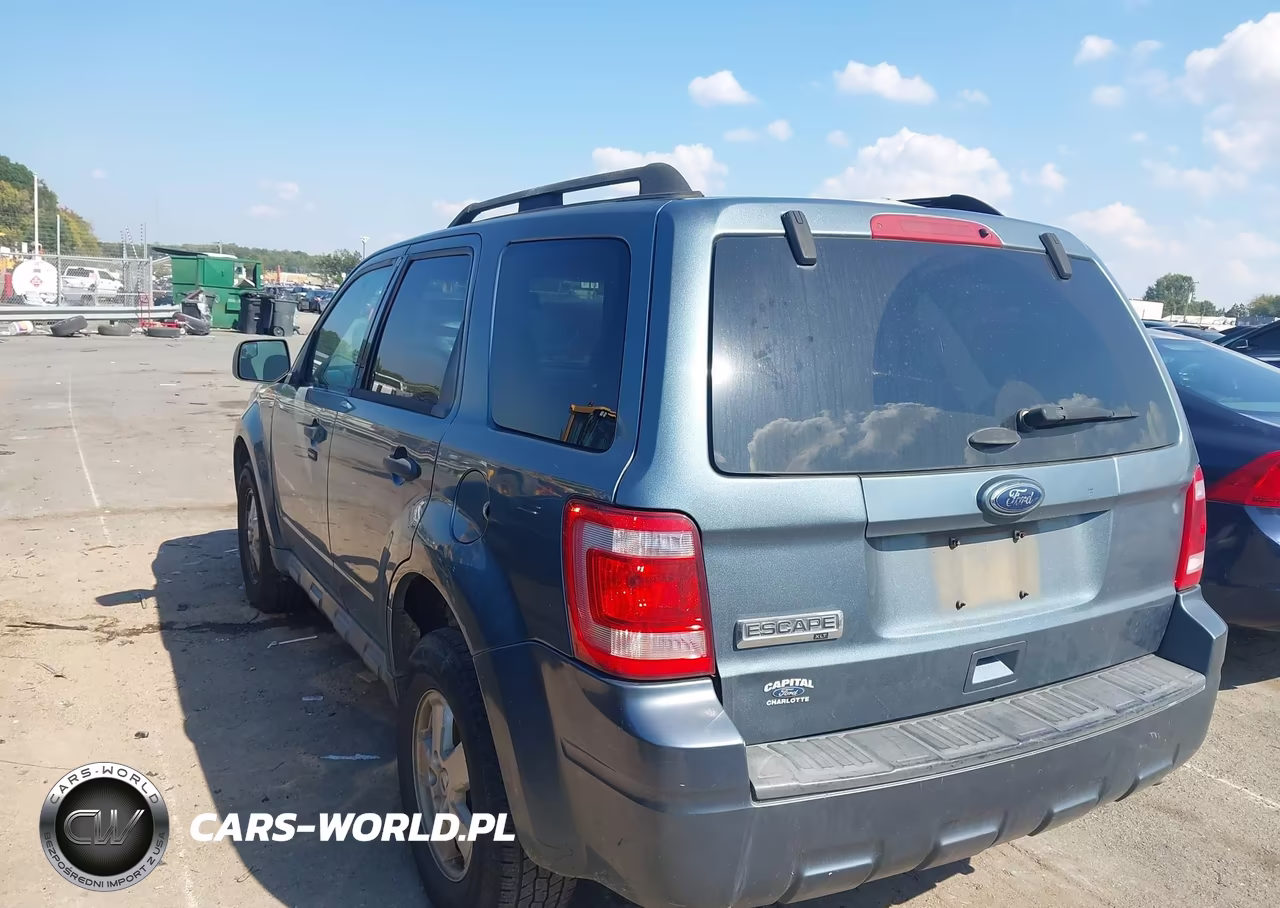 2011 Ford Escape Xlt VIN:1FMCU0D78BKC25584 - 3