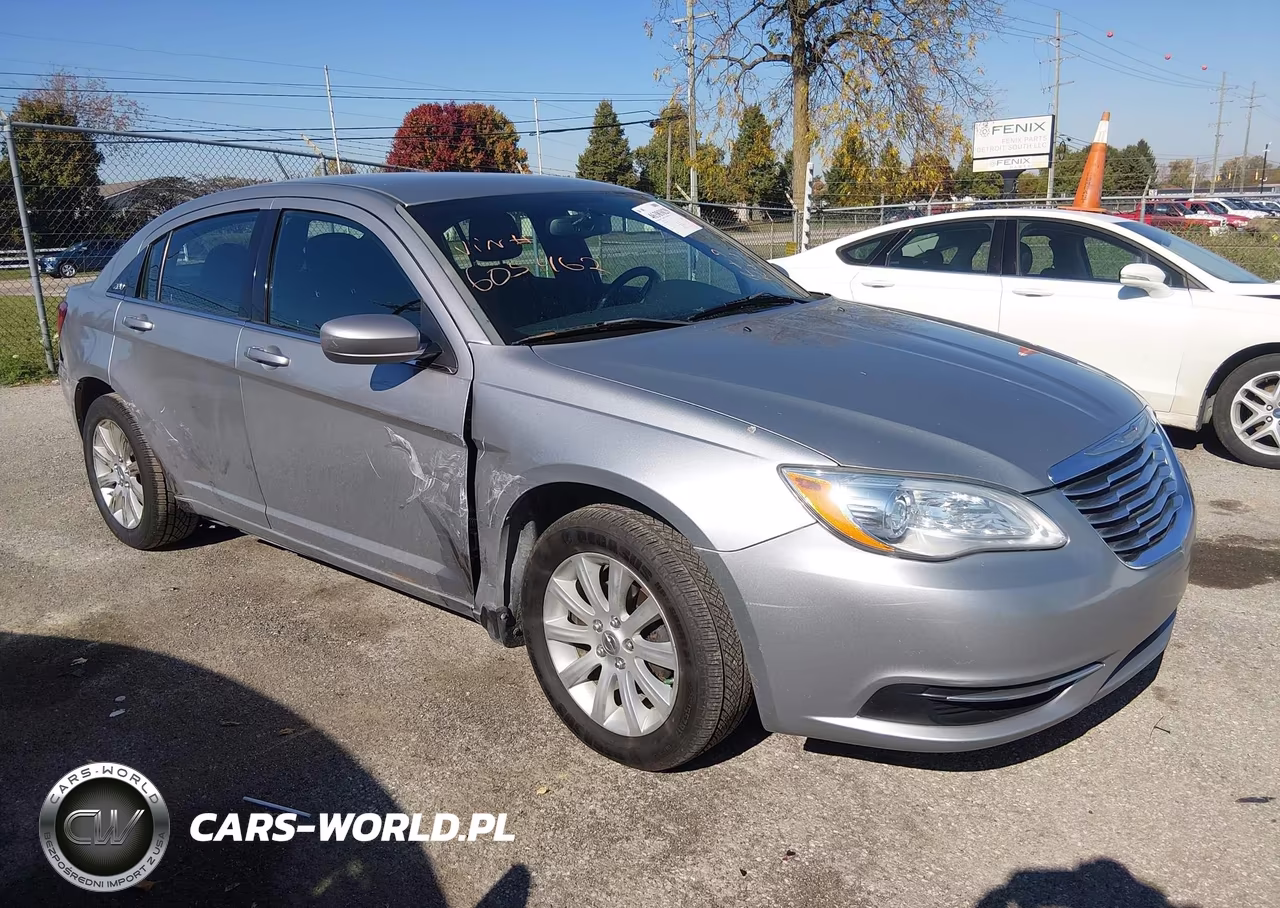 2013 Chrysler 200 Touring
