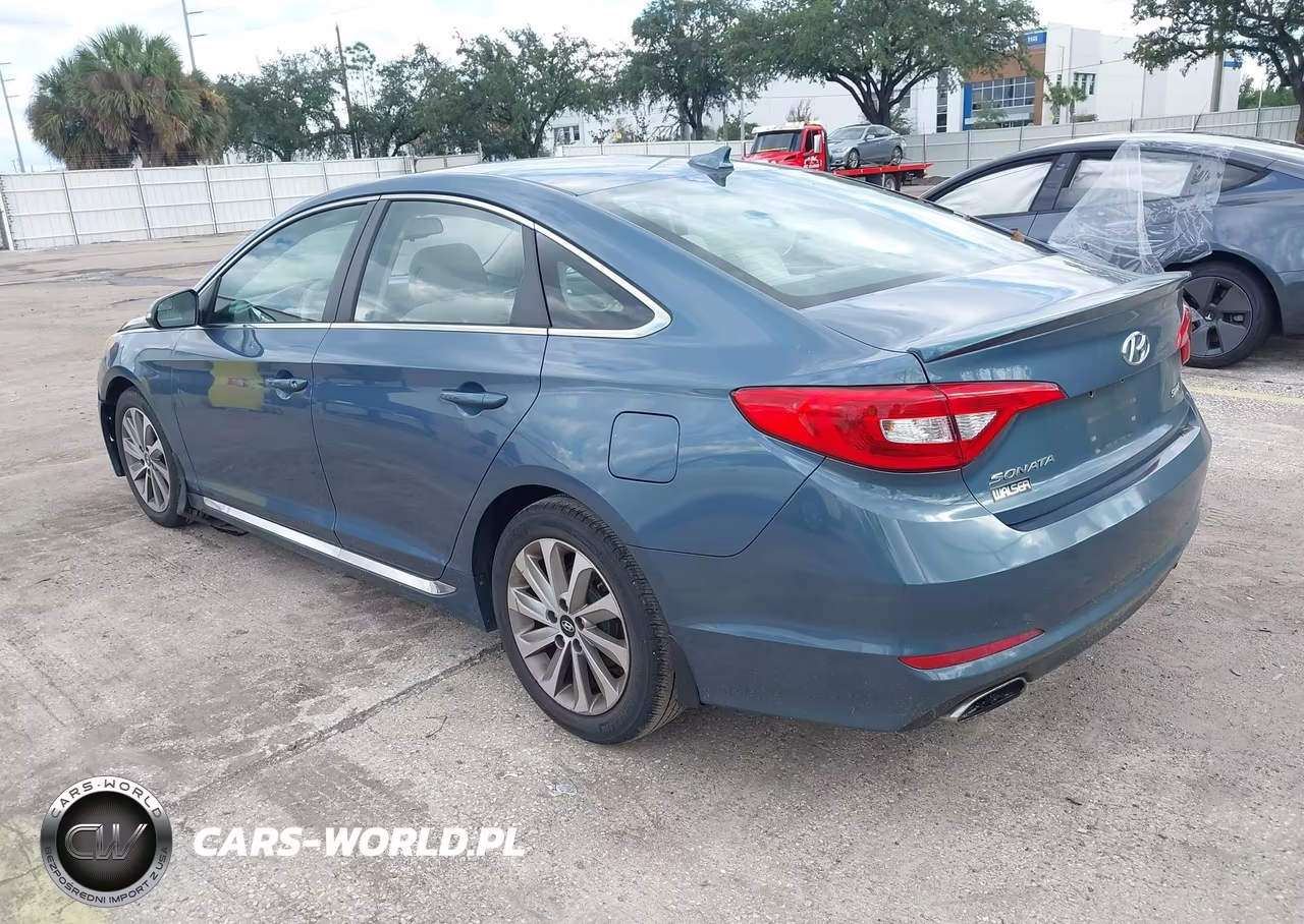 2015 Hyundai Sonata Sport VIN:5NPE34AF7FH211280 - 3