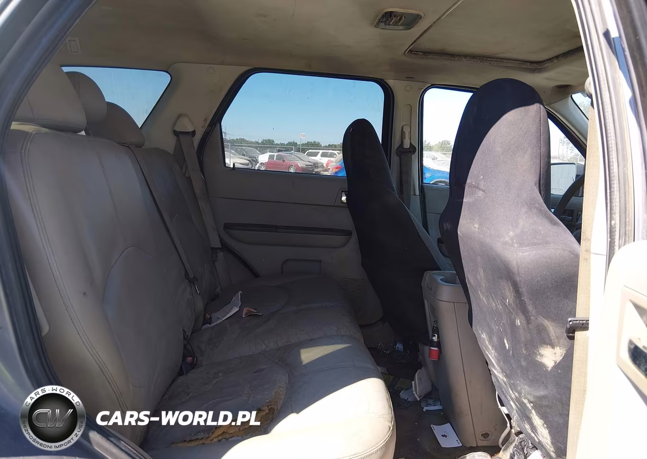 2008 Mercury Mariner V6 VIN:4M2CU81128KJ14101 - 8