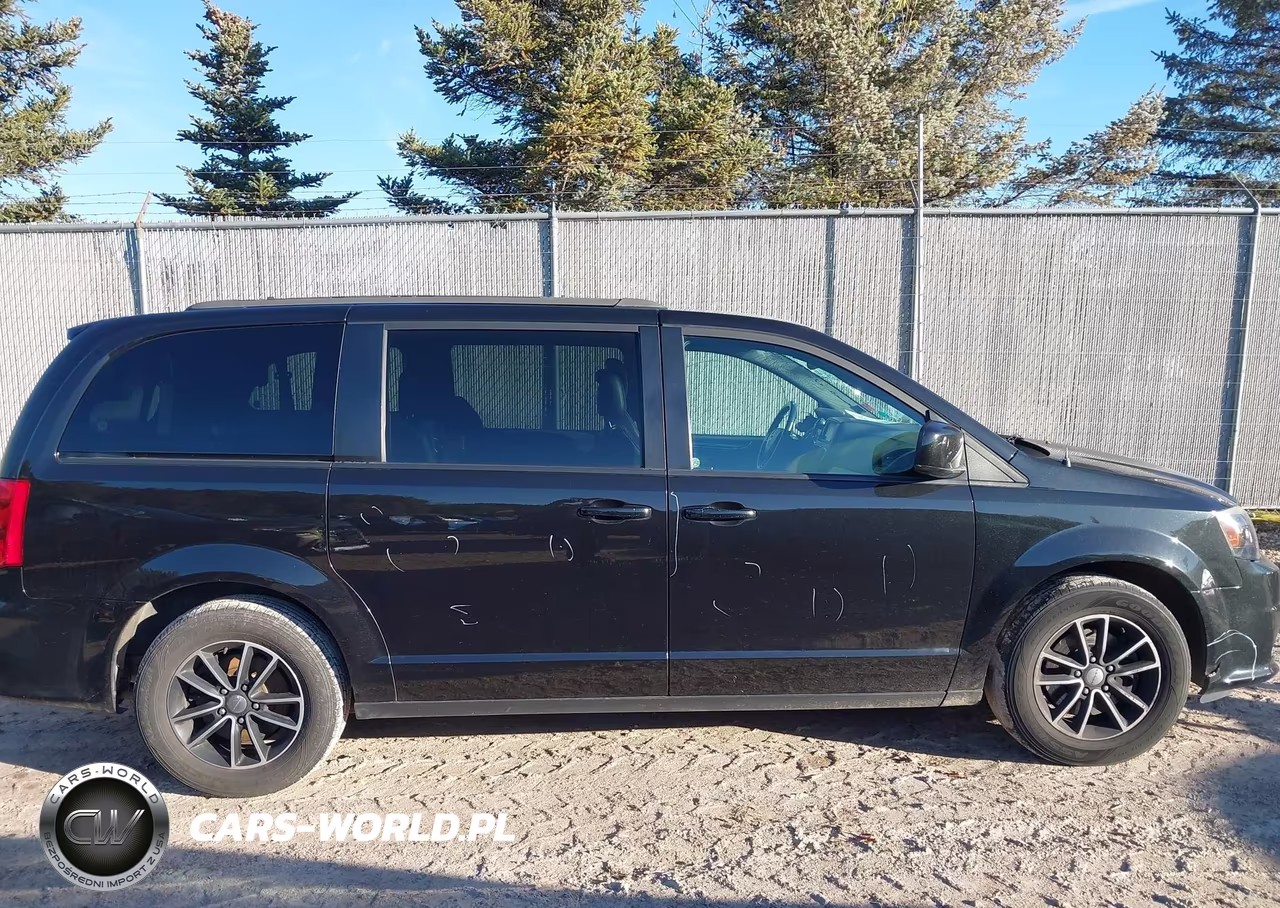 2018 Dodge Grand Caravan Sxt VIN:2C4RDGCG6JR304888 - 13