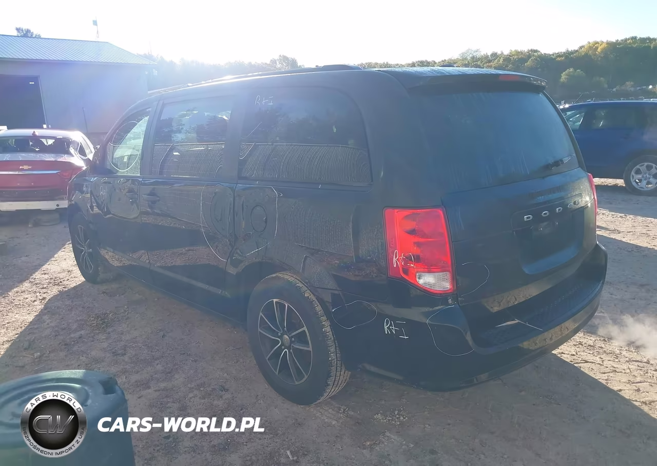 2018 Dodge Grand Caravan Sxt VIN:2C4RDGCG6JR304888 - 3