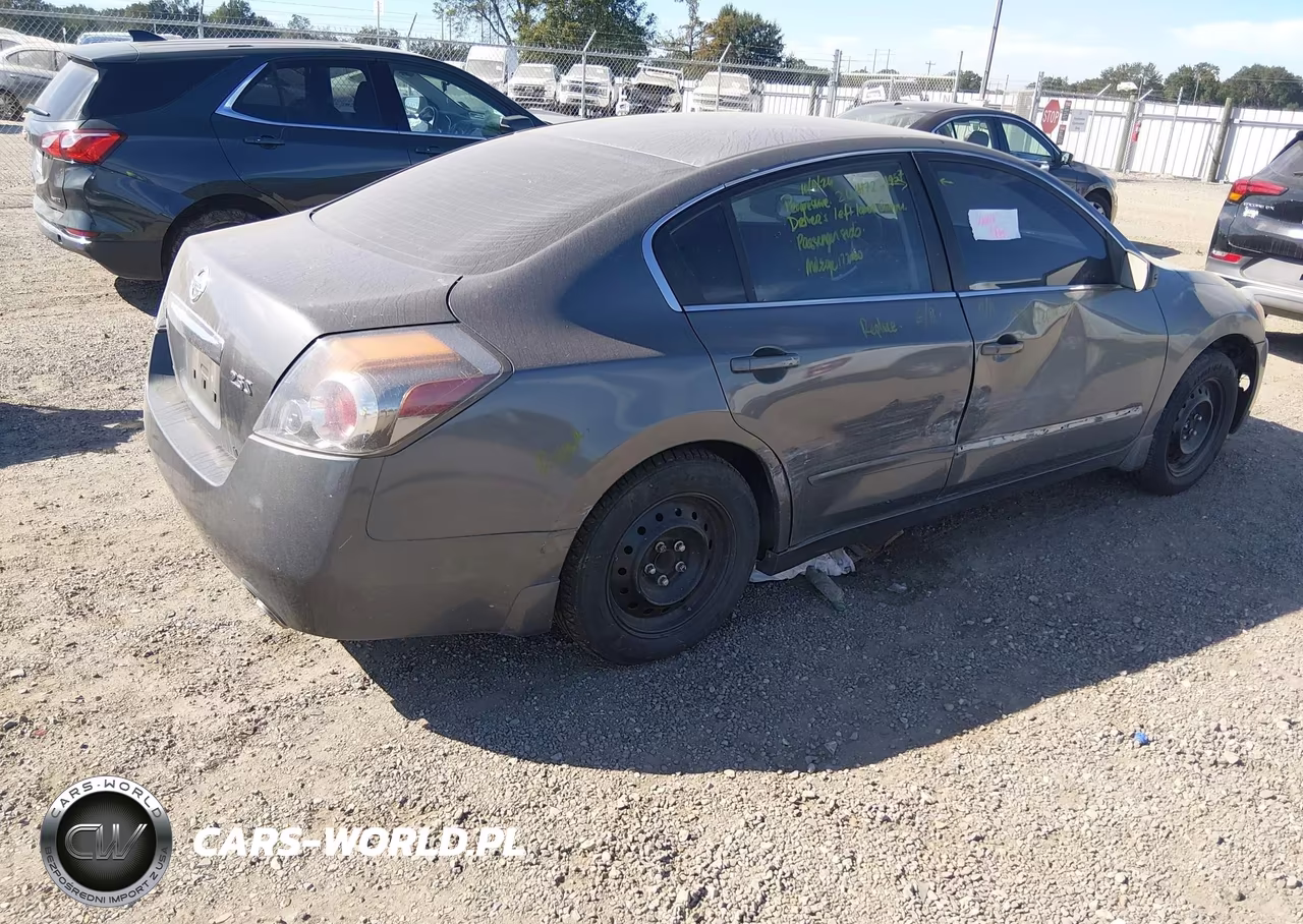 2011 Nissan Altima 2.5 S VIN:1N4AL2AP1BN497574 - 4