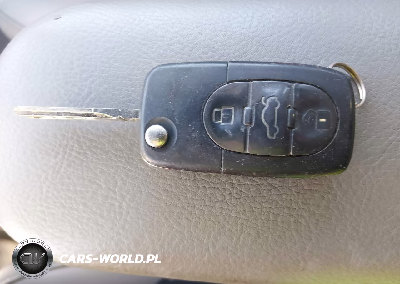 2000 Volkswagen New Beetle Gls VIN:3VWCC21C8YM487415 - 11