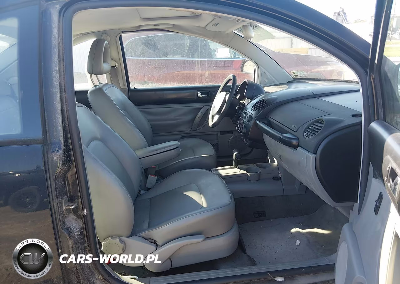2000 Volkswagen New Beetle Gls VIN:3VWCC21C8YM487415 - 5