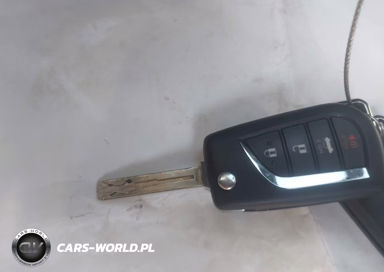 2018 Toyota Camry Le VIN:4T1B11HK3JU590749 - 11