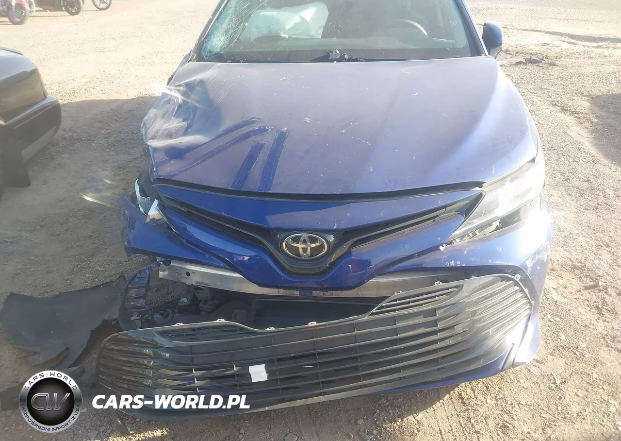 2018 Toyota Camry Le VIN:4T1B11HK3JU590749 - 6