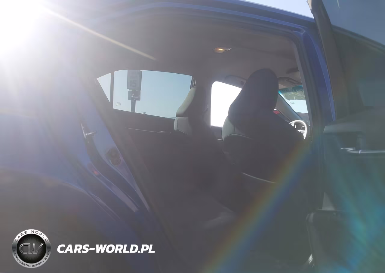 2018 Toyota Camry Le VIN:4T1B11HK3JU590749 - 8