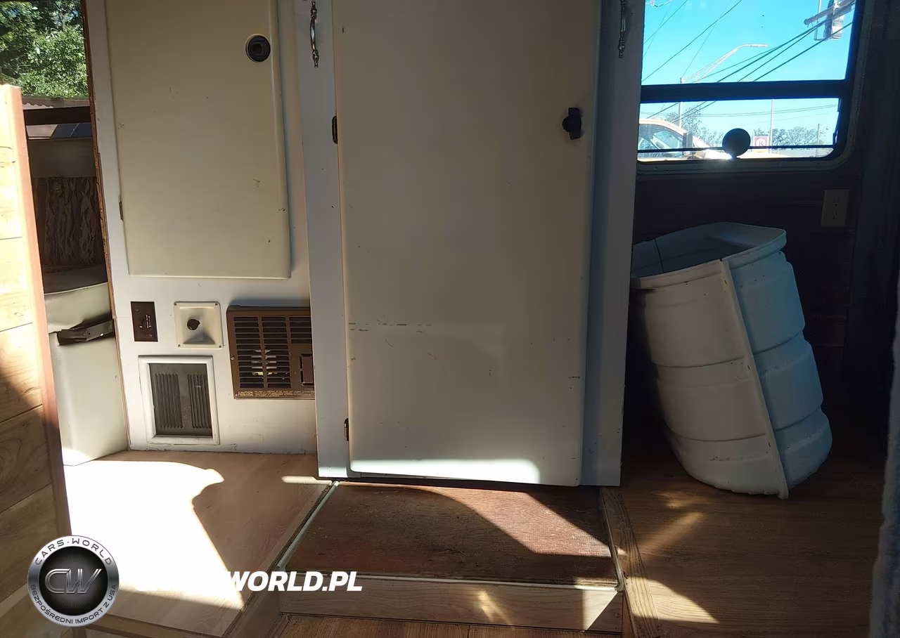 1995 Winnebago Rialta Motorhome VIN:1WVAE070XSH011172 - 16
