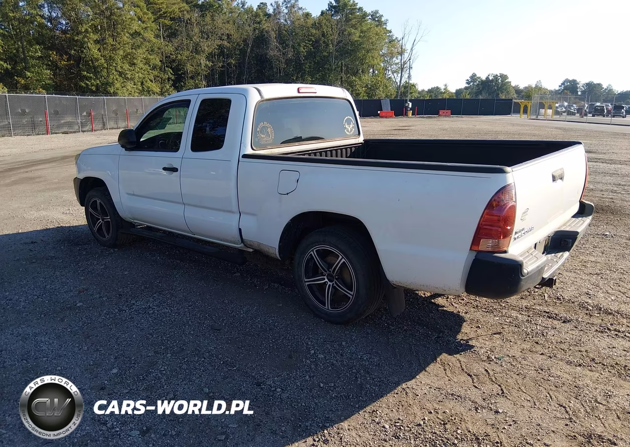 2015 Toyota Tacoma VIN:5TFTX4CN4FX047782 - 3