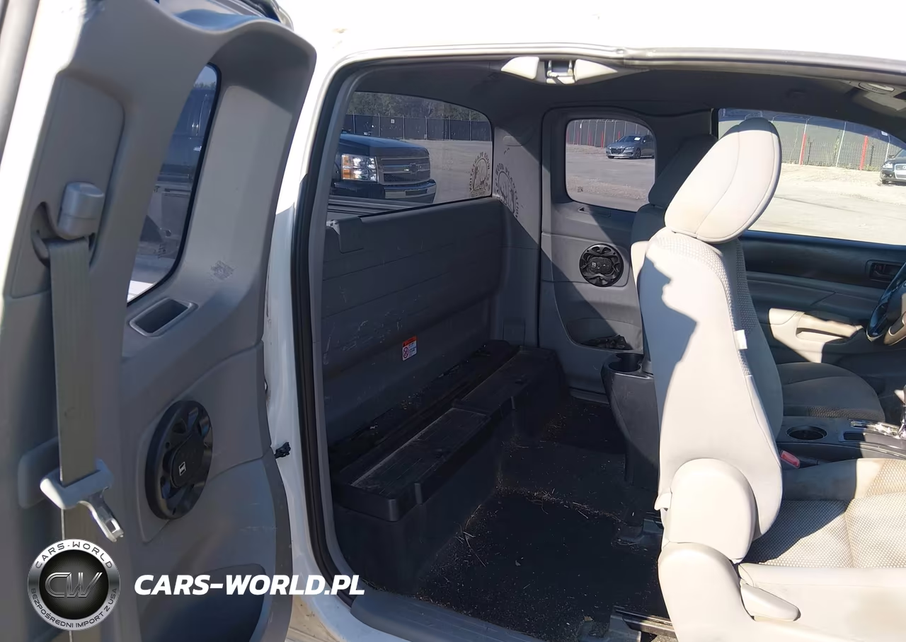 2015 Toyota Tacoma VIN:5TFTX4CN4FX047782 - 8