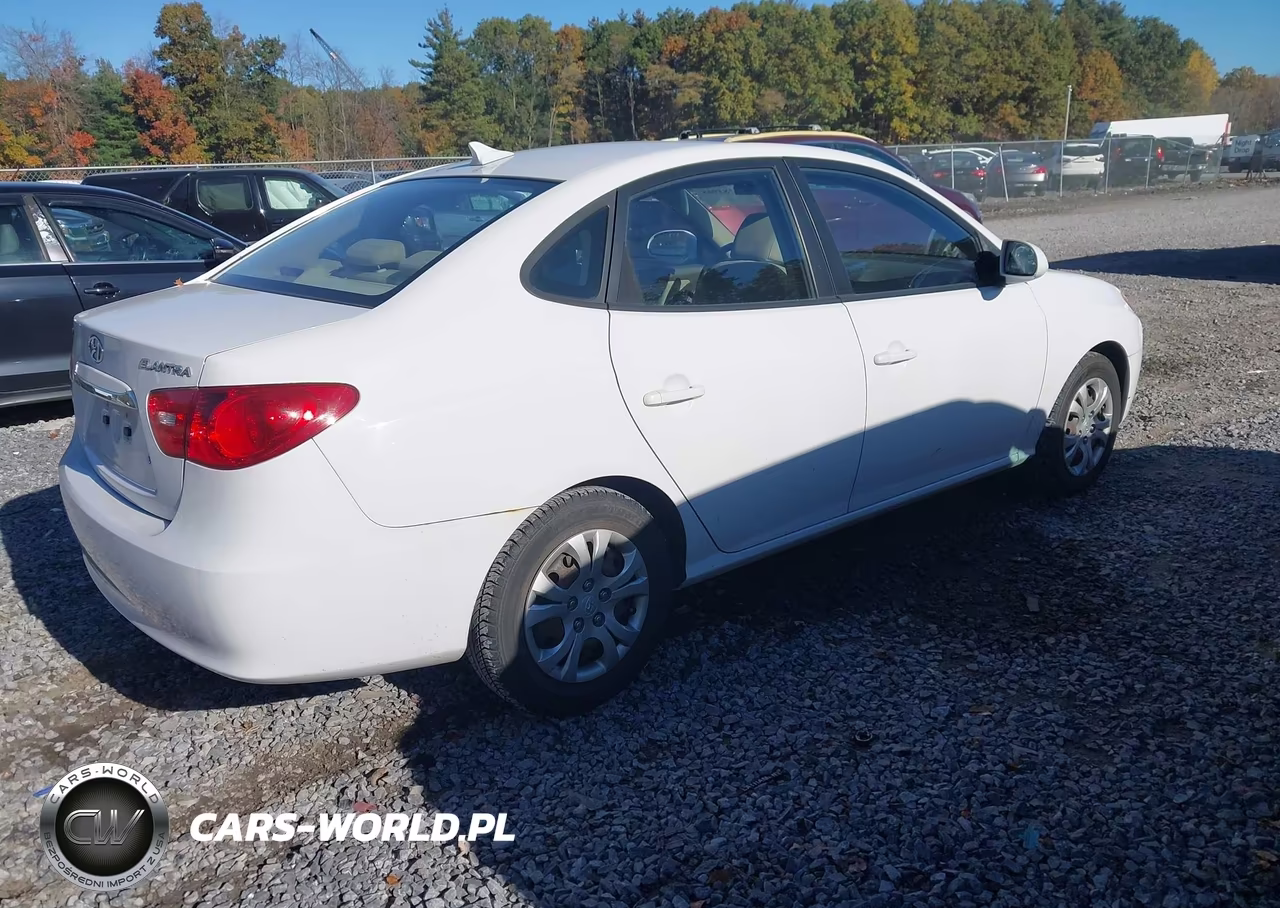 2010 Hyundai Elantra Gls VIN:KMHDU4AD0AU923597 - 4