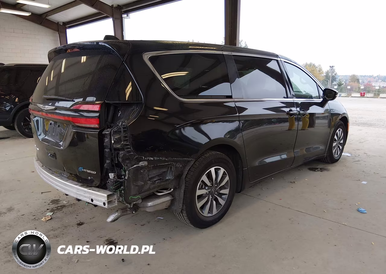 2024 Chrysler Pacifica Hybrid Select VIN:2C4RC1S73RR134583 - 4