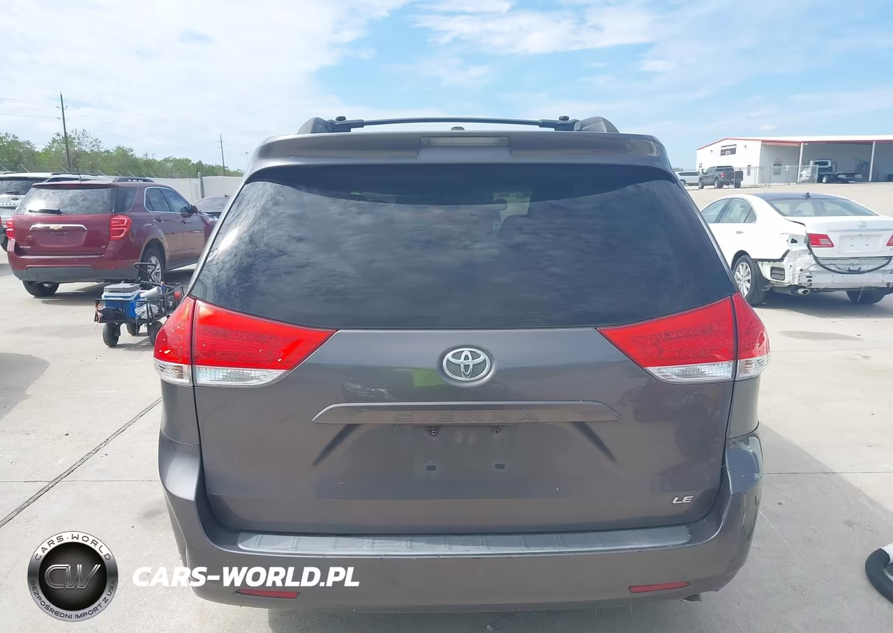 2012 Toyota Sienna Le V6 8 Passenger VIN:5TDKK3DC5CS257665 - 16