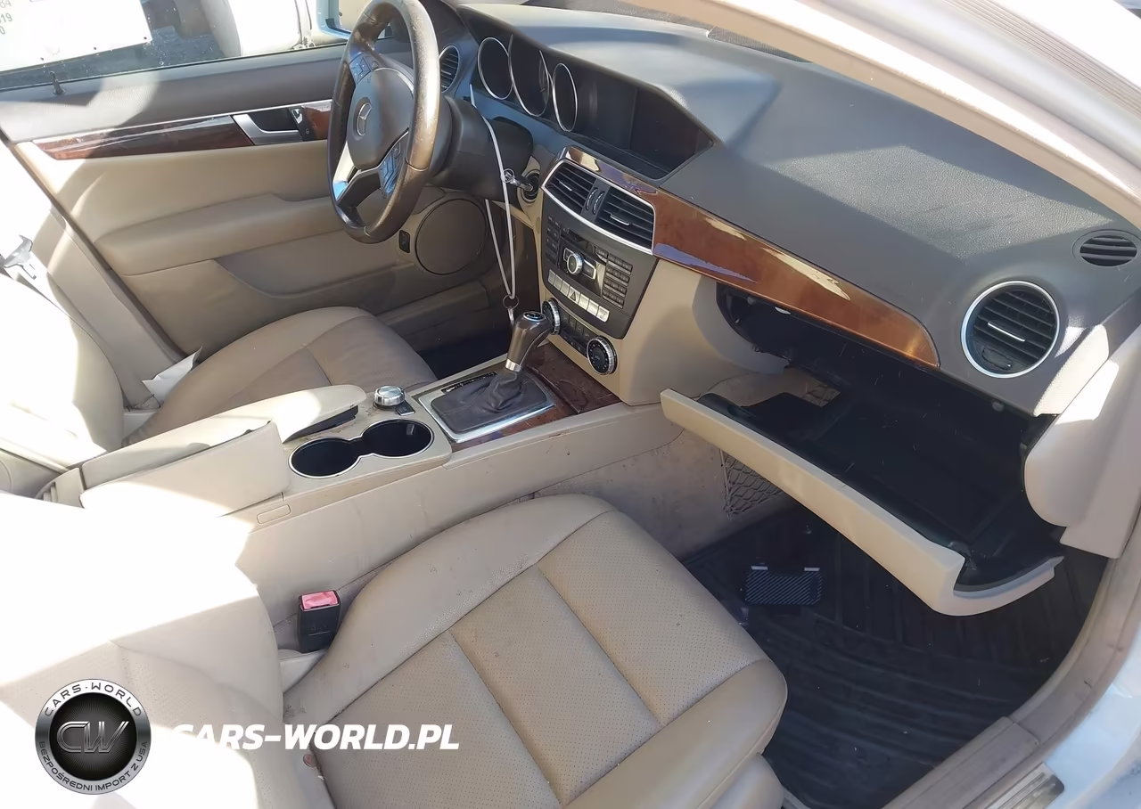 2012 Mercedes-Benz C 300 Luxury 4Matic-Sport 4Matic VIN:WDDGF8BB3CR200824 - 5