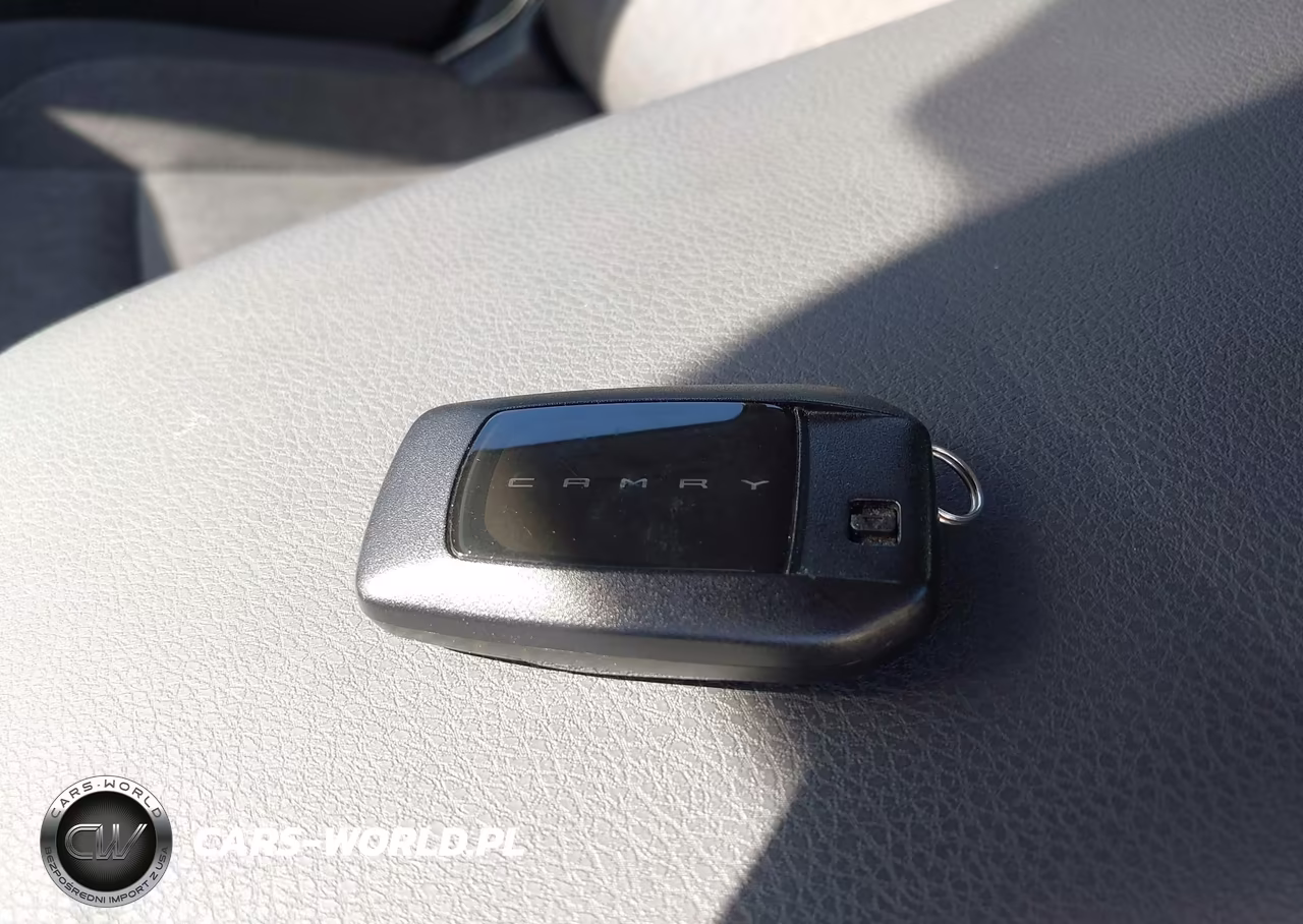 2026 Toyota Camry Le VIN:4T1DAACKXTU745557 - 11