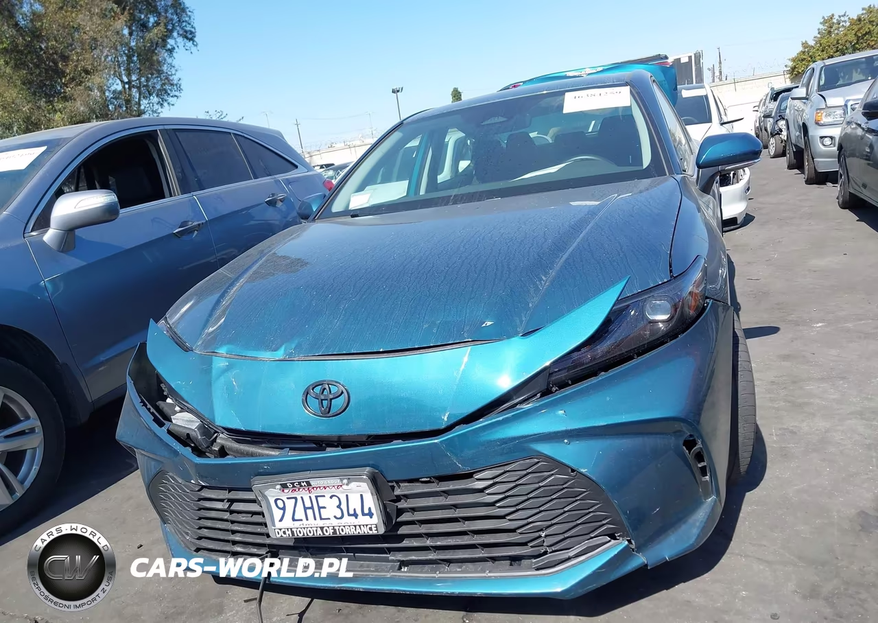 2026 Toyota Camry Le VIN:4T1DAACKXTU745557 - 12