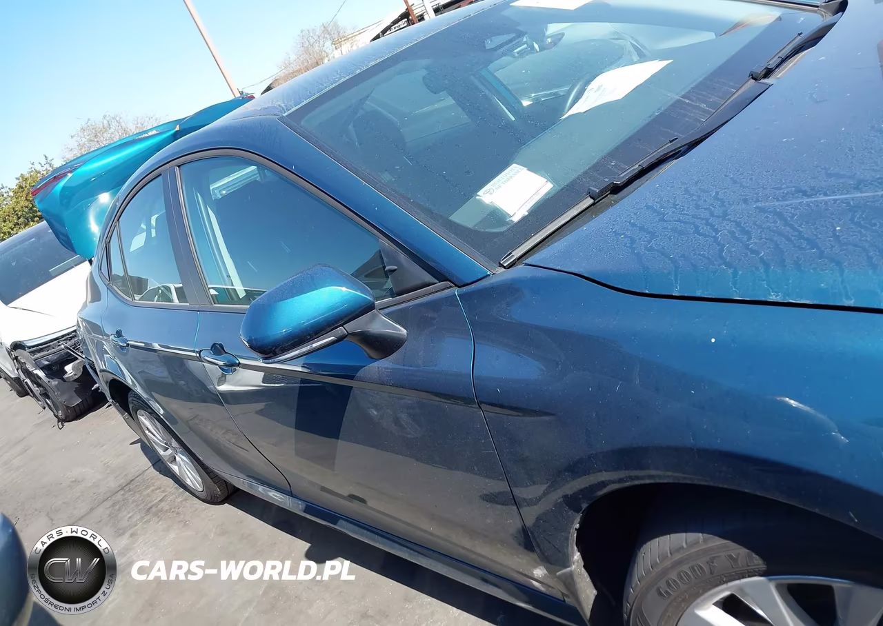 2026 Toyota Camry Le VIN:4T1DAACKXTU745557 - 13