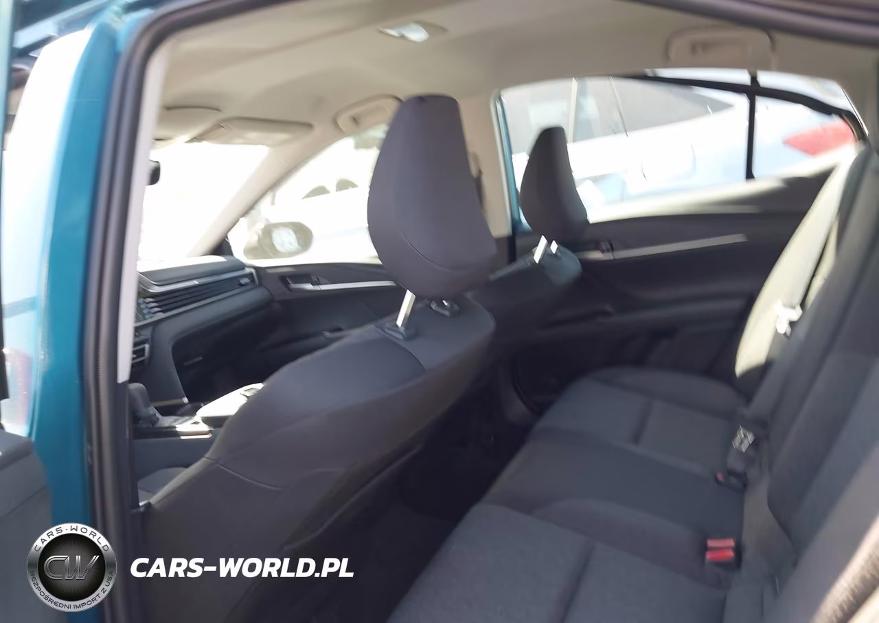 2026 Toyota Camry Le VIN:4T1DAACKXTU745557 - 17