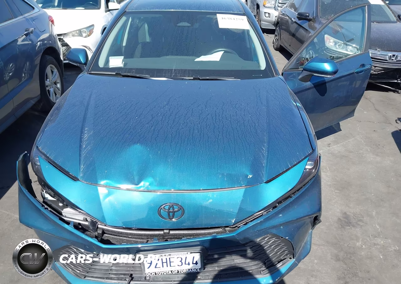 2026 Toyota Camry Le VIN:4T1DAACKXTU745557 - 18