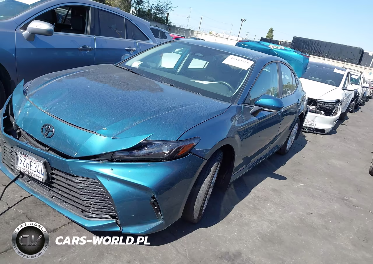 2026 Toyota Camry Le VIN:4T1DAACKXTU745557 - 2