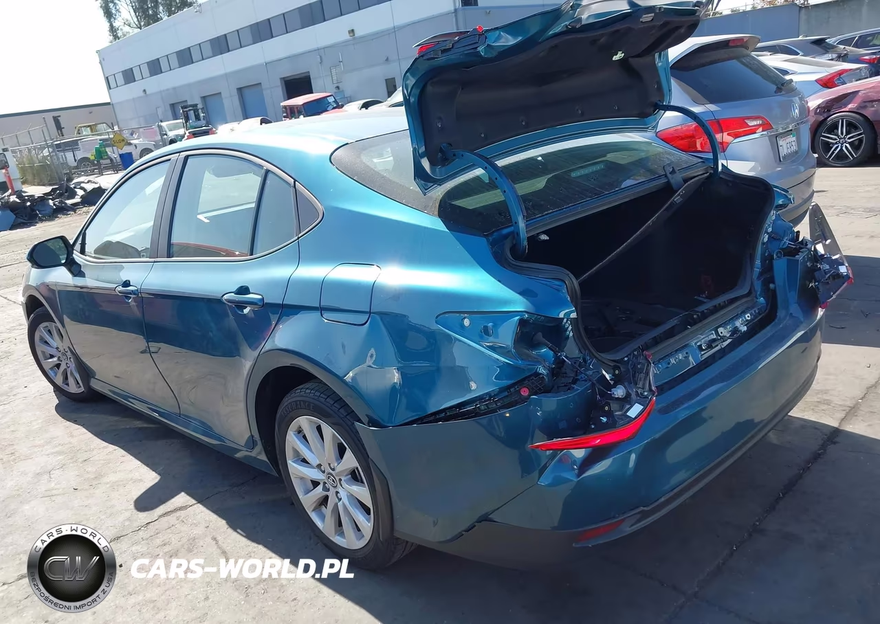 2026 Toyota Camry Le VIN:4T1DAACKXTU745557 - 3