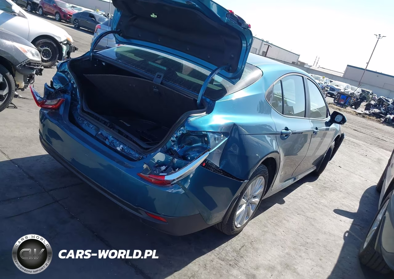 2026 Toyota Camry Le VIN:4T1DAACKXTU745557 - 4