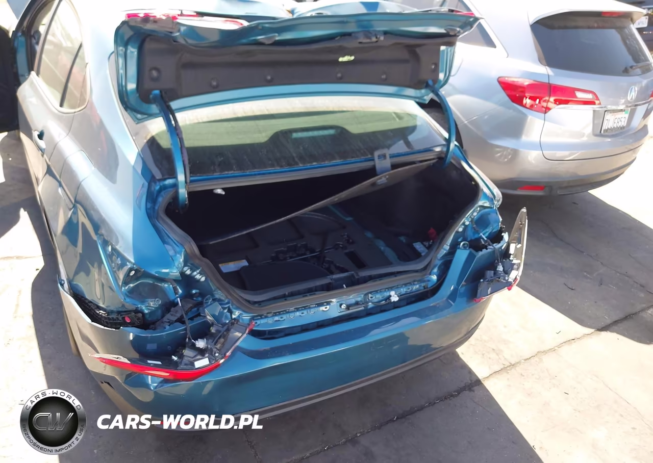 2026 Toyota Camry Le VIN:4T1DAACKXTU745557 - 6