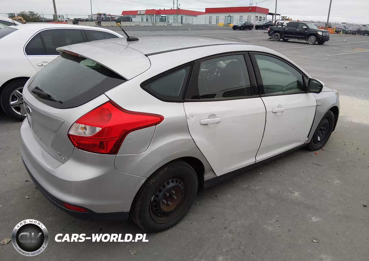 FORD FOCUS SE VIN:1FADP3K27DL259513 - 4