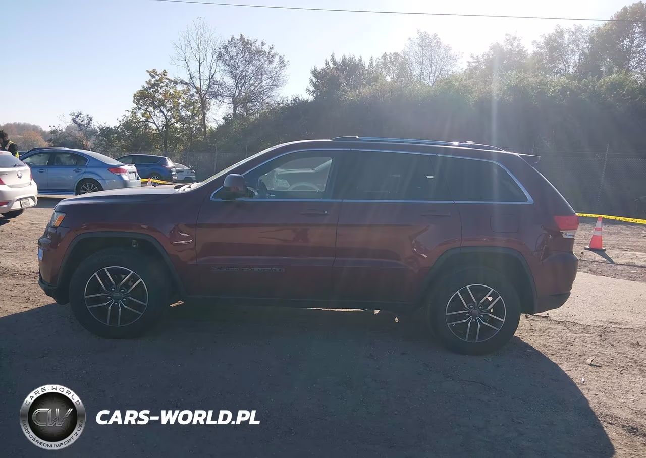 2019 Jeep Grand Cherokee Laredo E 4X4 VIN:1C4RJFAG0KC534376 - 14