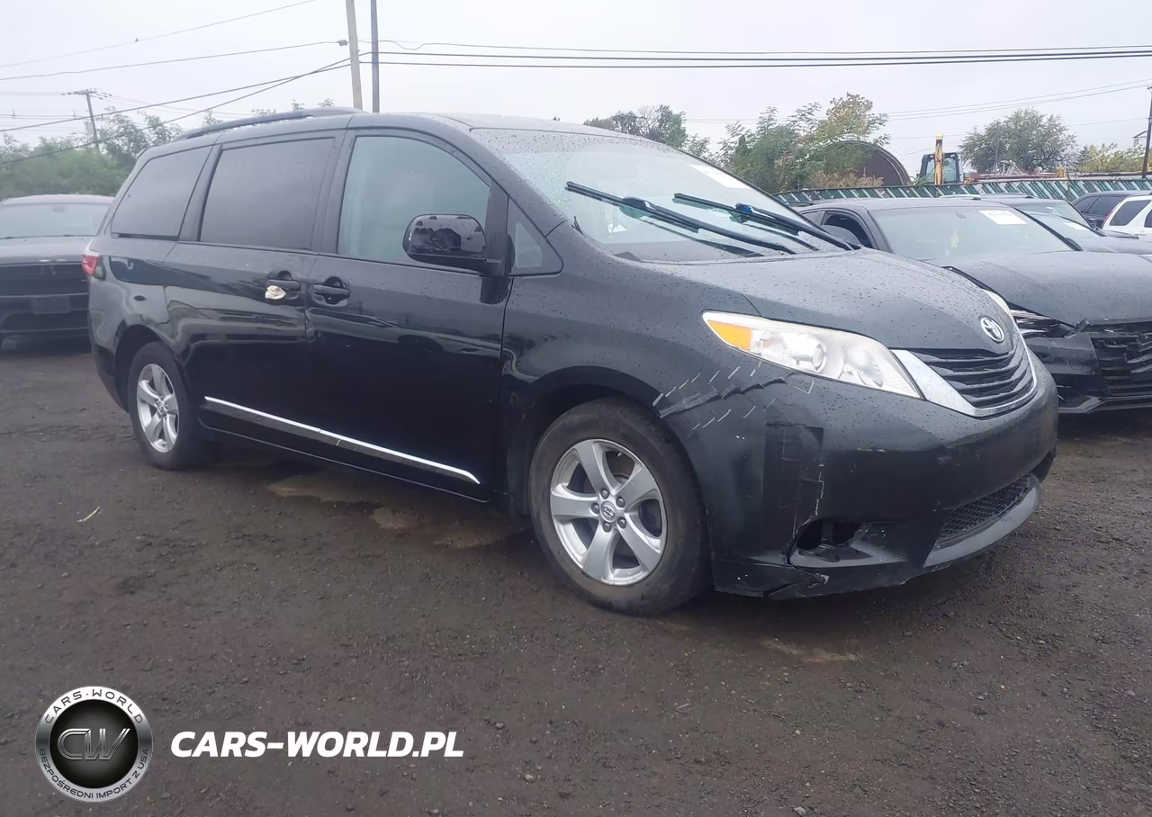 2017 Toyota Sienna Le 8 Passenger