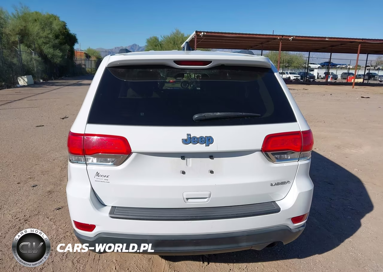 2015 Jeep Grand Cherokee Laredo VIN:1C4RJEAG8FC926618 - 16