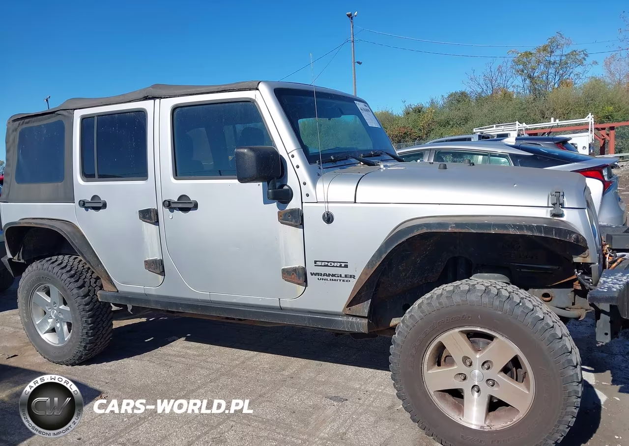 2012 Jeep Wrangler Unlimited Sport VIN:1C4BJWDG1CL200727 - 13