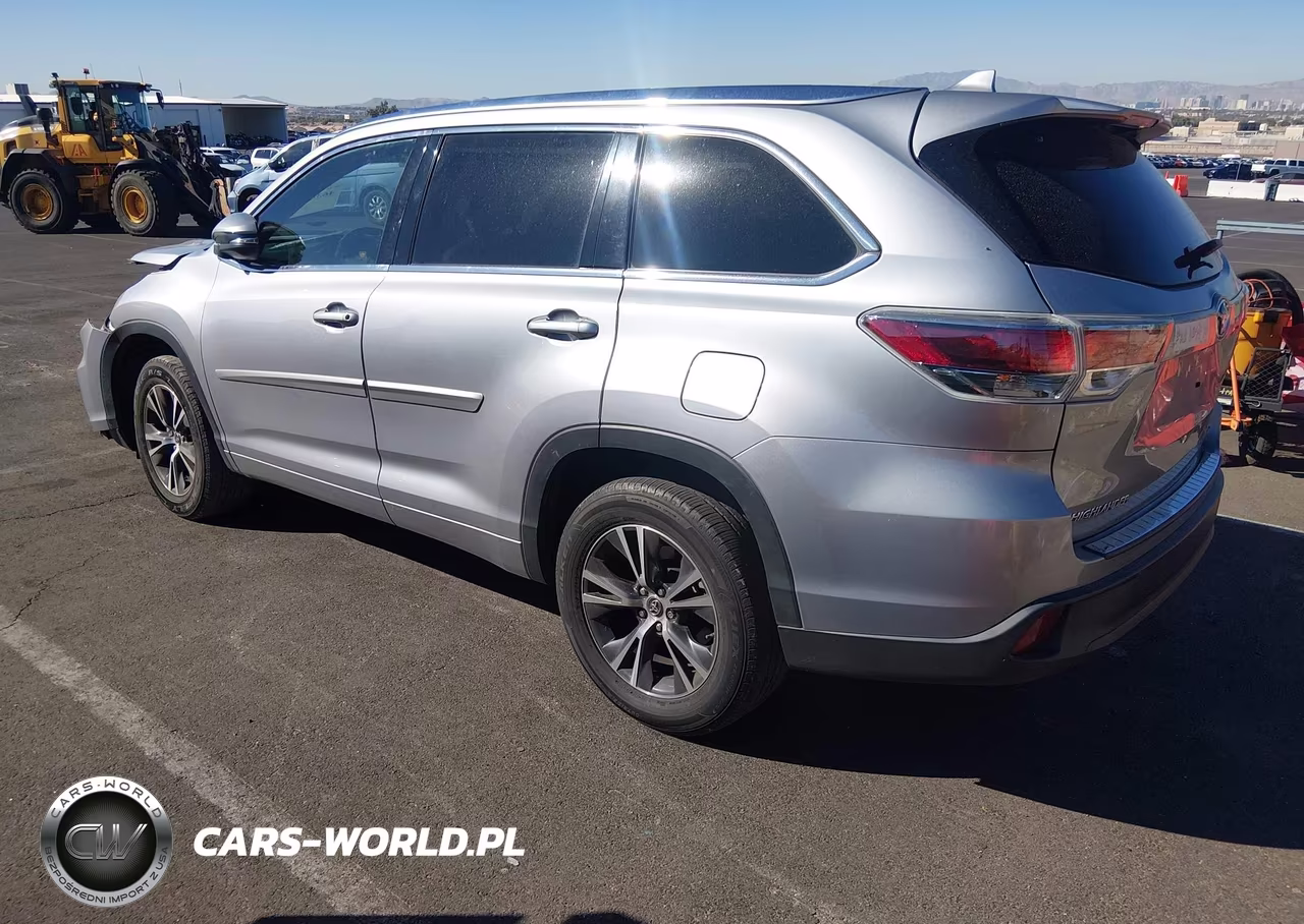 2016 Toyota Highlander Xle V6 VIN:5TDKKRFHXGS504468 - 3