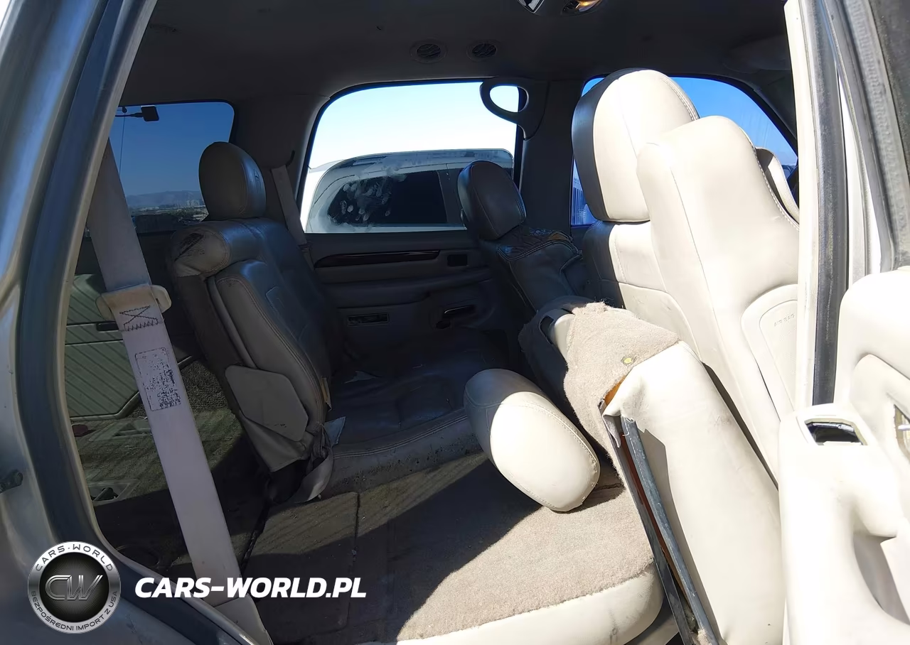 2002 Cadillac Escalade Standard VIN:1GYEK63N12R100966 - 8