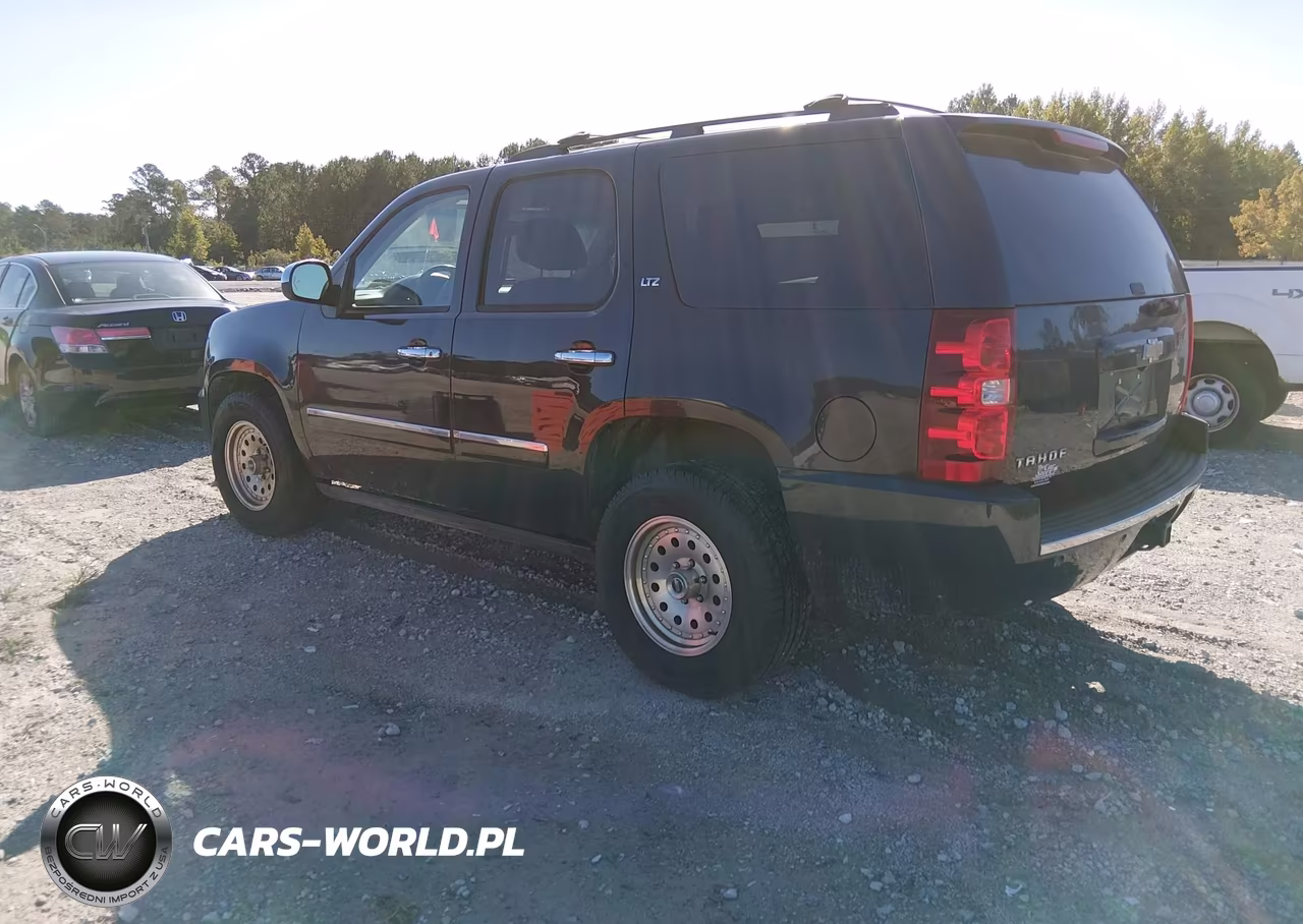 2011 Chevrolet Tahoe Ltz VIN:1GNSKCE07BR369327 - 3