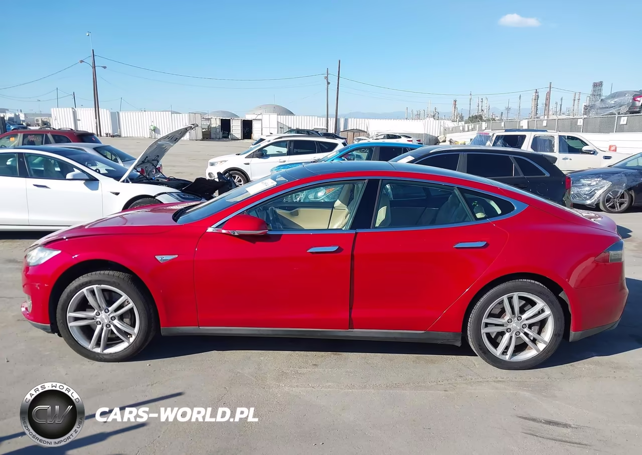 2014 Tesla Model S VIN:5YJSA1S10EFP49911 - 14