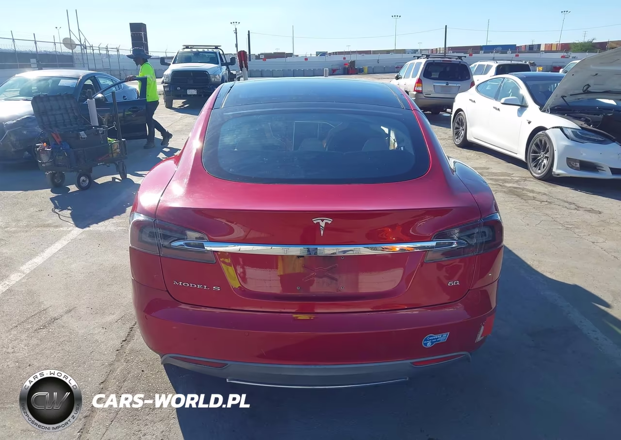 2014 Tesla Model S VIN:5YJSA1S10EFP49911 - 16