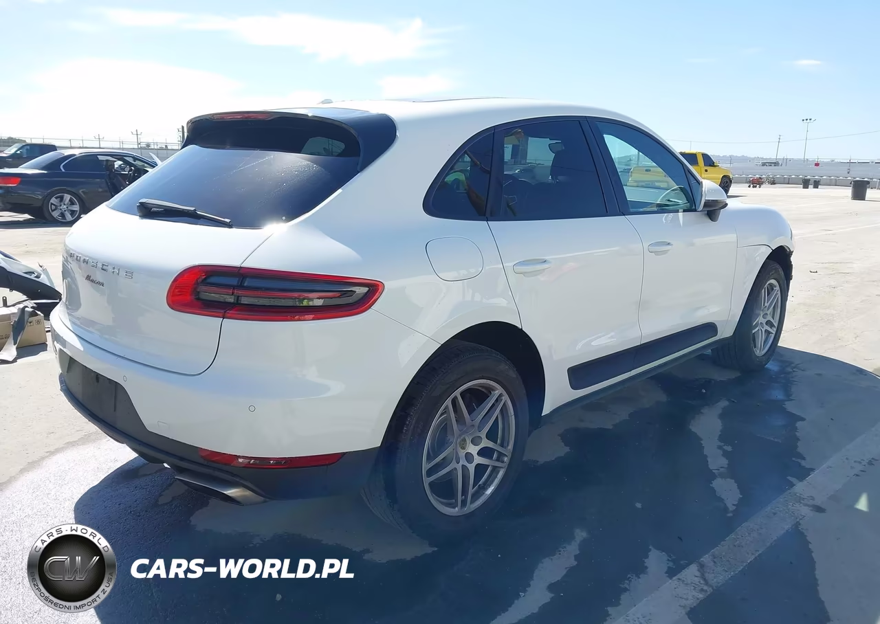 2018 Porsche Macan Sport Edition VIN:WP1AA2A53JLB22745 - 4