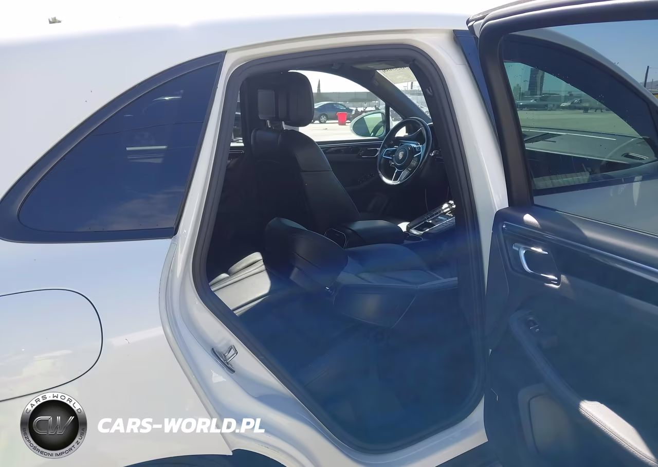 2018 Porsche Macan Sport Edition VIN:WP1AA2A53JLB22745 - 8